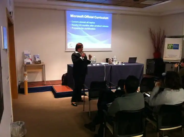 Talk in platea