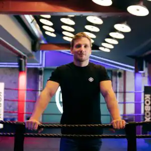 Direttore di palestra in palestra con ring da boxe – gestione e leadership impianti sportivi